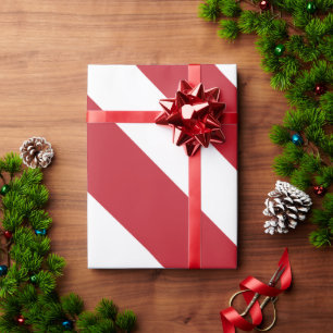 Rood wit diagonaal strepenpatroon cadeaupapier
