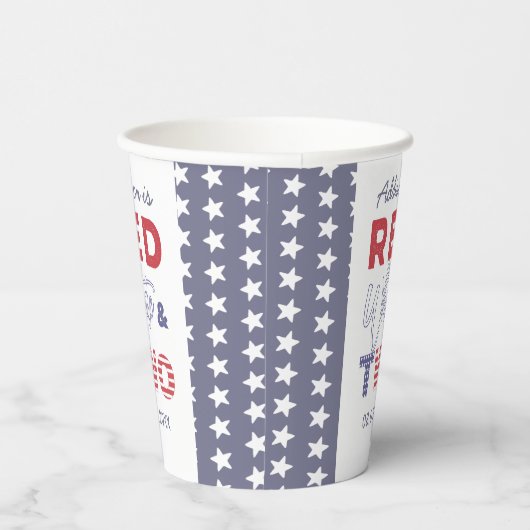 Rood wit en twee buitenshuis 2e verjaardag papieren bekers (Rechts)