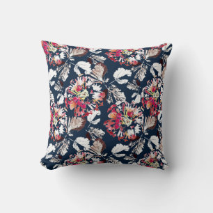 Rood, witte bloemen op blauw. kussen