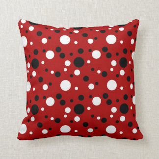 Rood, zwart en wit kussen