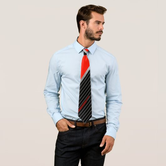 Rood, zwart en wit pinstripe stropdas (In situ)