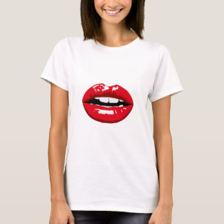 roodglanzende lippen t-shirt