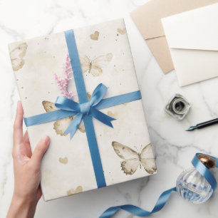 Roomkleurige Vlinders Harten Verjaardag Cadeaupapier