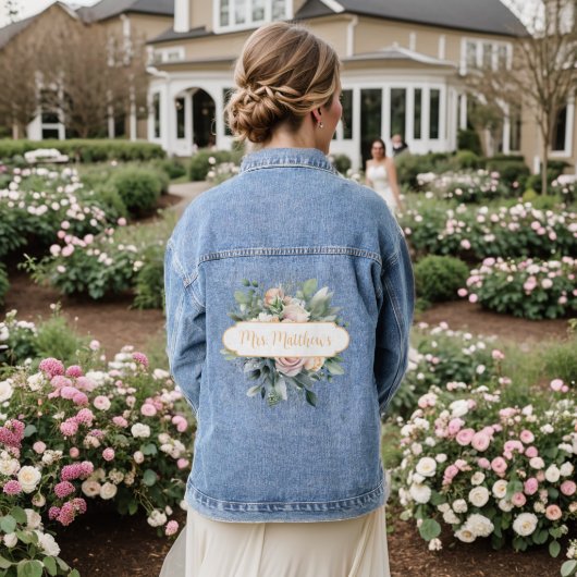 Roos Bloemenboeket Mrs Monogram Naam Kalligrafie Denim Jacket (Huwelijk Achterkant)