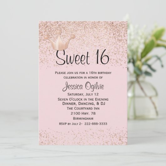 Roos Gold Crown Pink Sweet 16 Birthday Invitation Kaart (Staand voorkant)