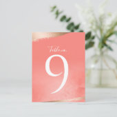 Roos Gold en Coral Waterverf Wedding Table Kaart (Staand voorkant)