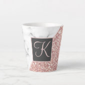 Roos Gold Faux Glitter Marble Monogrammed Latte Mok (Voorkant)
