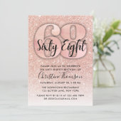 Roos Gold Glitter 68th Birthday Invitation Kaart (Staand voorkant)