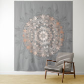 Roos Gold Grey Floral Mandala Wandkleed (In situ)