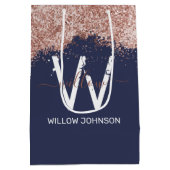 Roos Gold Navy Blue Girly Glitter Dust Monogram Medium Cadeauzakje (Achterkant)