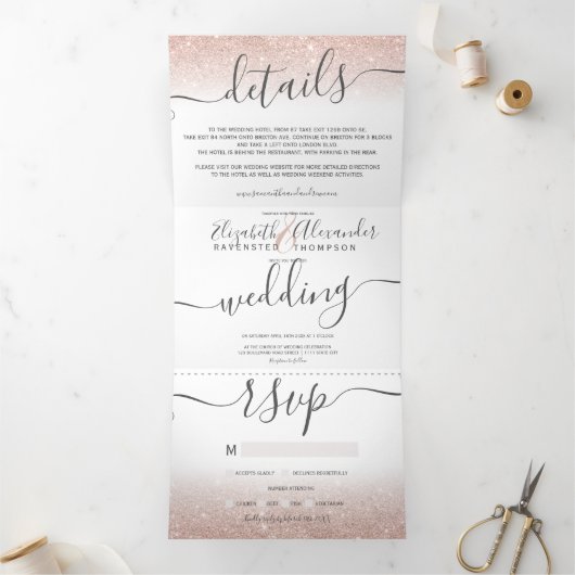 Roos goud glitter ombre white script chic bruiloft drieluik uitnodiging (Binnen)