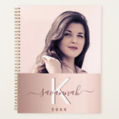 Roos Goud Roze Aangepaste Foto Monogram 2025 Planner (Voorkant)