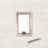 Roos goud zig zag zwart monogram hart lijst post-it® notes (Op bureau)