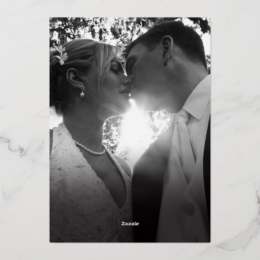 Roos gouden vlinders op donkerblauwe bruiloft folie uitnodiging (Achterkant)