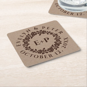 Roos in reliëf op trouwe kraftpapier vierkante kartonnen onderzetter