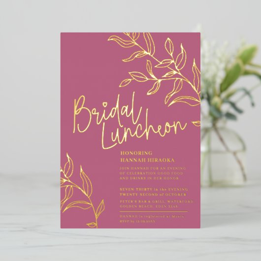 Roos roze gouden tak van bladeren bruids Luncheon Folie Uitnodiging (Staand Voorkant)