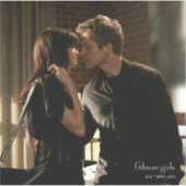 Rory en Logan Sticker (Voorkant)