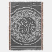 Rose blanche Mandala - Jetez la couverture (devant Vertical)