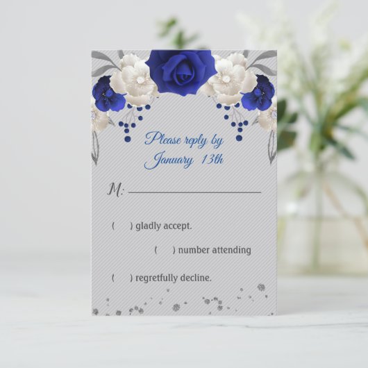 rose bleu royal fleurs blanches gris carte rsvp (Debout devant)