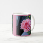 Rose complète sur une tasse de café (Devant droit)