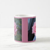 Rose complète sur une tasse de café (Centre)