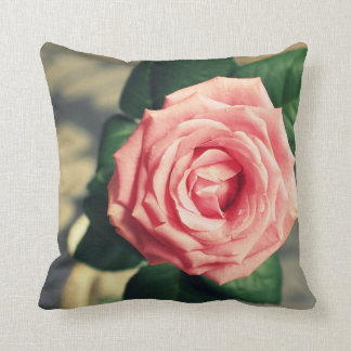 Rose de rose, coussin romantique