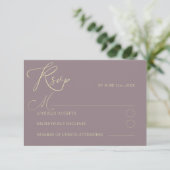 Rose Dusty simple et typographie or Mariage RSVP (Debout devant)