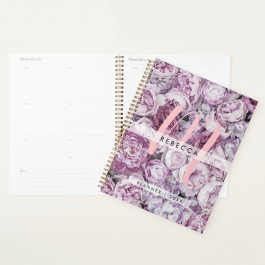 Rose Floral Girly Pink Script Monogramme 2023 (Devant avec enveloppe)