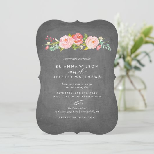Rose Garden Floral Chalkboard Faire-part de mariag (Debout devant)