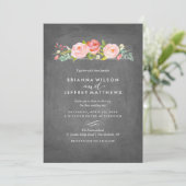 Rose Garden Floral Chalkboard Faire-part de mariag (Debout devant)