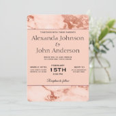 Rose Gold Marble Elégant Mariage Invitation (Debout devant)