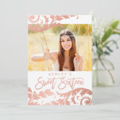 Rose Gold Swirls Photo Sweet 16 Invitations (Debout devant)