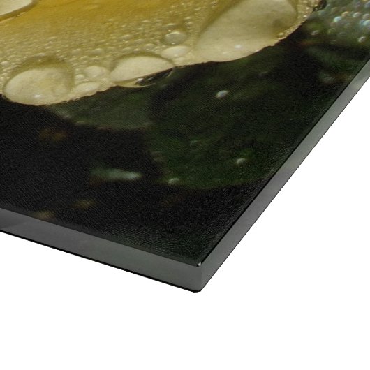 Rose jaune avec la planche à découper de rosée (Coin)