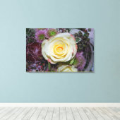 rose jaune clair dans une impression sur toile de  (Insitu (Plancher de Bois))