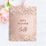 Rose or blush parties scintillant nom script glam<br><div class="desc">Un faux rose or à l'apparence métallique arrière - plan avec fausse parties scintillant,  brille. Personnalisez et ajoutez un nom. Le nom est écrit en or rose foncé avec un grand script écrit à la main moderne,  style signature. Parfait pour l'école,  le travail ou l'organisation de votre vie personnelle/familiale.</div>