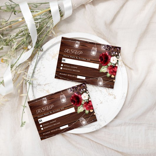 Rose rouge Fleurs Rustiques Mariage en bois RSVP C