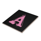 Rose sur carreaux de lettres noires (Côté)