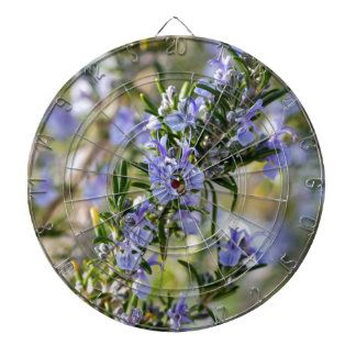 Rosemary blossom in lente macro dartbord