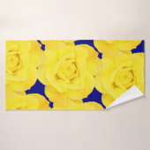 Roses Jaunes Fleurs Or Flore Modèle Marine Bleu (Serviette de bain)