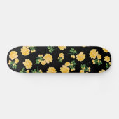 Roses jaunes sur skateboard noir (Horz)