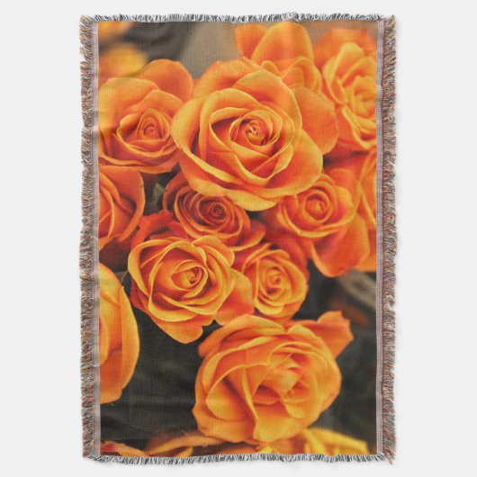 Roses orange lancez la couverture (devant Vertical)