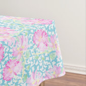 Roses roses, Papillons blancs sur nappes bleues (In Situ)