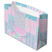 Roses roses roses Faux Patchwork Grand sac cadeau (Dos Angle)