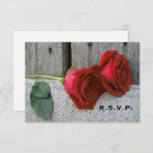 Roses rouges & Grange Mariage en bois RSVP (Devant / Derrière)