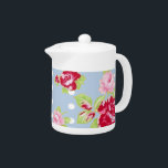 Roses Sur Teapot Bleu<br><div class="desc">Cette théière Rose sur le bleu est parfaite pour une cuisine ou une dinette de style Chic Shabby. Recherchez le lanceur correspondant et d'autres produits de cuisine.</div>