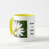 Rot-schwarzer Käfer auf weisser Margerite, Tasse (Devant gauche)