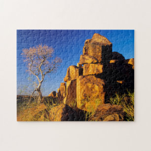 Rotsformatie en boom, reuzen speelplaats legpuzzel