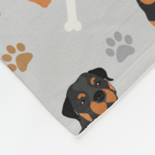 Rottweiler Dog Botten en Paws Fleece Blanket (Hoek)