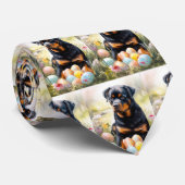 Rottweiler hond met Pasen Eieren Vakantie Stropdas (Opgerold)