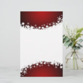 Rouge avec la papeterie blanche de flocon de neige (Debout devant)